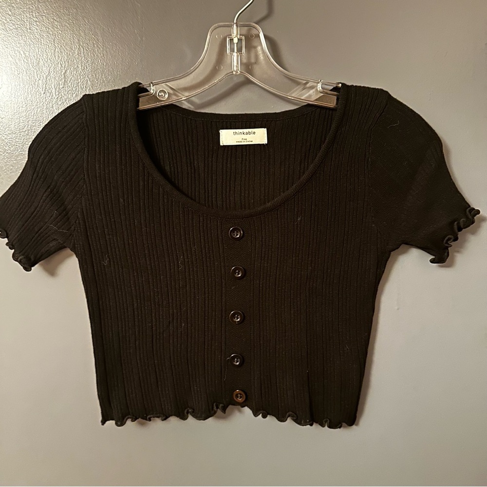 Chic Black Button-Up Ribbed Crop Top